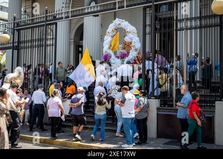 Célébration de la Saint Joseph, le saint patron de San José dans la Cathédrale métropolitaine, San José, Costa, Rica Banque D'Images