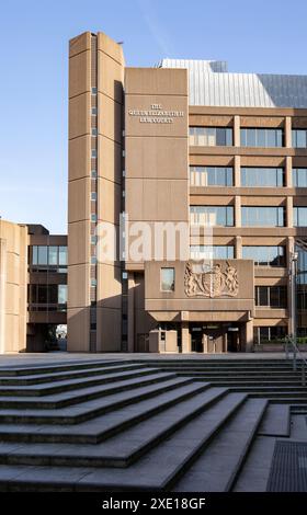 16 janvier 2024 Liverpool, Merseyside, Royaume-Uni Queen Elizabeth II Crown Law courts à Derby Square, dans le centre-ville de Liverpool Banque D'Images