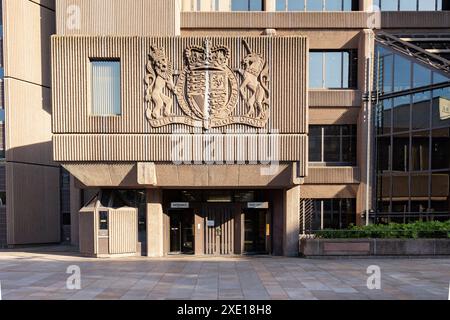 16 janvier 2024 Liverpool, Merseyside, Royaume-Uni Queen Elizabeth II Crown Law courts à Derby Square, dans le centre-ville de Liverpool Banque D'Images