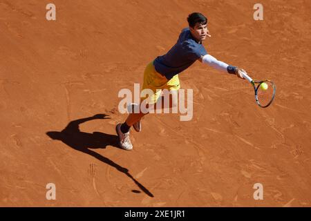 Joueur de tennis espagnol Carlos Alcaraz en action à l'Open de France, Roland Garros, Paris, France. Banque D'Images