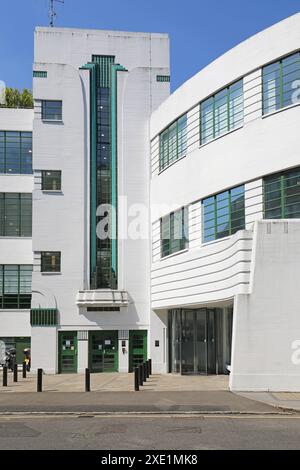 L'ancien garage Daimler Hire sur Herbrand Street, Londres, Royaume-Uni. Célèbre bâtiment Art Déco maintenant occupé par l'agence de publicité McCann Erickson. Banque D'Images