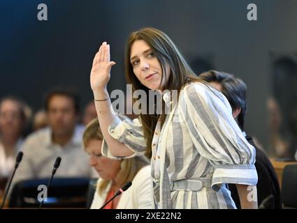 Namur, Belgique. 25 juin 2024. MONSIEUR Christine Mauel prête serment lors de la première session plénière du parlement wallon à Namur, après les élections du 9 juin, mardi 25 juin 2024. BELGA PHOTO JOHN THYS crédit : Belga News Agency/Alamy Live News Banque D'Images