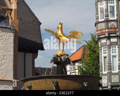 Aigle impérial sur la fontaine du marché à Goslar (Harz) Banque D'Images