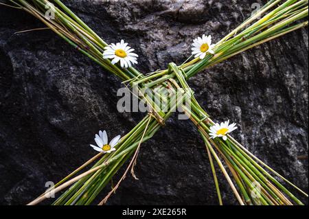 Saint Brigids Cross irlandais symbole païen de la maison bénissant la protection contre le mal et le feu. Traditionnellement fabriqué en Irlande le premier jour d'Imbolc à Spring St. Banque D'Images