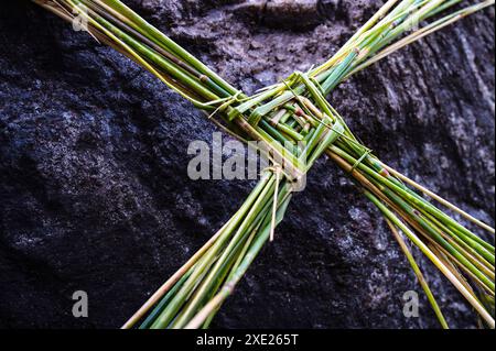 Saint Brigids Cross irlandais symbole païen de la maison bénissant la protection contre le mal et le feu. Traditionnellement fabriqué en Irlande le premier jour d'Imbolc à Spring St. Banque D'Images