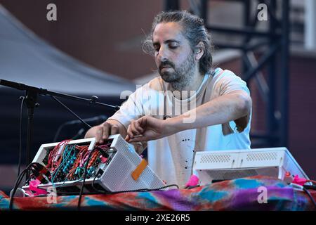 Rome, Italie. 24 juin 2024. James Holden ouvre la tournée Smile Summer 2024 à Cavea de l'Auditorium Parco della Musica, à Rome, en Italie, le 24 juin 2024. (Photo de Domenico Cippitelli/NurPhoto) crédit : NurPhoto SRL/Alamy Live News Banque D'Images