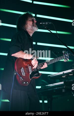 Rome, Italie. 24 juin 2024. Thom Yorke de The Smile se produit lors de la tournée Smile Live in Europe 2024 au Cavea de l'Auditorium Parco della Musica, à Rome, en Italie, le 24 juin 2024. (Photo de Domenico Cippitelli/NurPhoto) crédit : NurPhoto SRL/Alamy Live News Banque D'Images