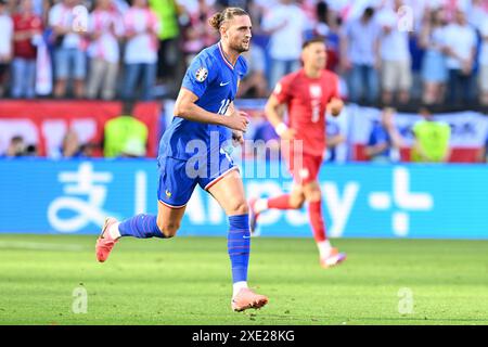 Dortmund, Allemagne. 25 juin 2024. Adrien Rabiot (14 ans) de France photographié lors d'un match de football entre les équipes nationales de France et de Pologne le troisième jour du Groupe d en phase de groupes du tournoi UEFA Euro 2024, le mardi 25 juin 2024 à Dortmund, Allemagne . Crédit : Sportpix/Alamy Live News Banque D'Images