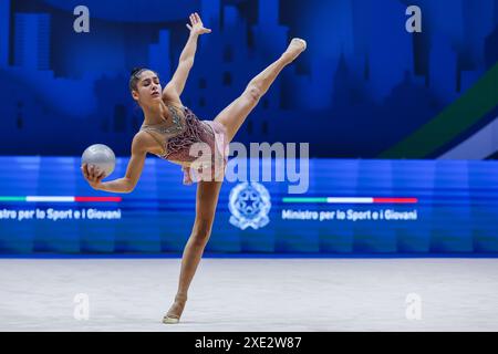 Sofia Raffaeli (ITA) vue lors de la finale de la Coupe du monde de gymnastique rythmique FIG 2024 au Forum Unipol. Banque D'Images