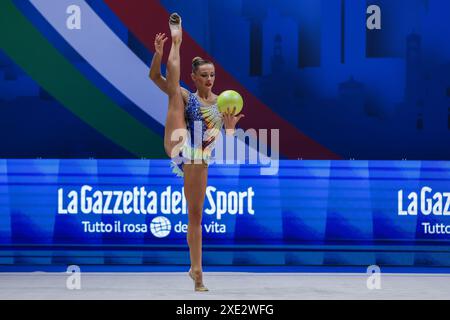 Ekaterina Vedeneeva (SLO) vue lors de la finale de la Coupe du monde de gymnastique RYTHMIQUE FIG 2024 au Forum Unipol. Banque D'Images