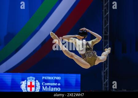 Darja Varfolomeev (GER) vu lors de la finale de la Coupe du monde de gymnastique rythmique FIG 2024 Milan au Forum Unipol. Banque D'Images