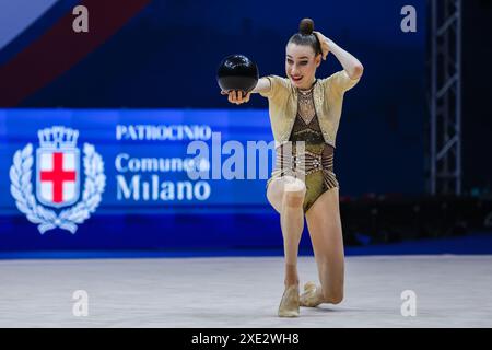 Darja Varfolomeev (GER) vu lors de la finale de la Coupe du monde de gymnastique rythmique FIG 2024 Milan au Forum Unipol. Banque D'Images