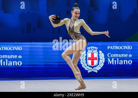 Darja Varfolomeev (GER) vu lors de la finale de la Coupe du monde de gymnastique rythmique FIG 2024 Milan au Forum Unipol. Banque D'Images