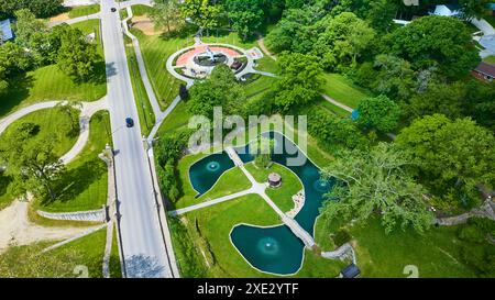 Vue aérienne du Memorial Park avec étang aux papillons et belvédère Banque D'Images