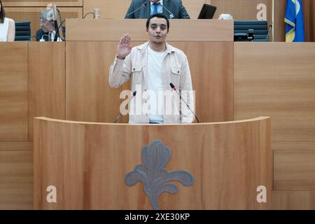 Bruxelles, Belgique. 25 juin 2024. La cérémonie de serment lors d'une session plénière du parlement bruxellois à Bruxelles, mardi 25 juin 2024. BELGA PHOTO HATIM KAGHAT crédit : Belga News Agency/Alamy Live News Banque D'Images