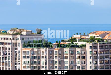 Monte Carlo, Monaco - août 2022 : détail du bâtiment résidentiel Real estete de luxe. Banque D'Images