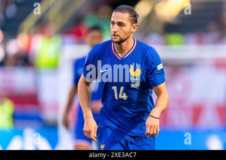 DORTMUND, ALLEMAGNE - JUIN 25 : Adrien Rabiot, Français, regarde le match Groupe d - UEFA EURO 2024 entre la France et la Pologne au BVB Stadion Dortmund le 25 juin 2024 à Dortmund, Allemagne. (Photo de Joris Verwijst/BSR Agency) Banque D'Images