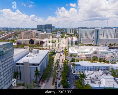 Health District Miami. Drone aérien photo 2024. Vierw des bâtiments médicaux et du metrorail Banque D'Images