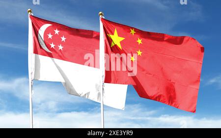 Drapeau de Singapour et drapeau de Chine avec chemin de découpage isolé sur fond blanc. Arrête cette ondulation Banque D'Images