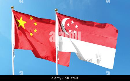 Drapeau de Singapour et drapeau de Chine avec chemin de découpage isolé sur fond blanc. Arrête cette ondulation Banque D'Images