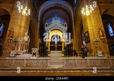 Cathédrale métropolitaine de Medellin, grandes œuvres architecturales de Colombie, un joyau néo-roman, dans le style basilique romain. Colomb Banque D'Images