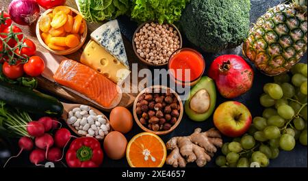 Les produits alimentaires représentant le régime alimentaire nutritaire qui peuvent améliorer l'état de santé général Banque D'Images