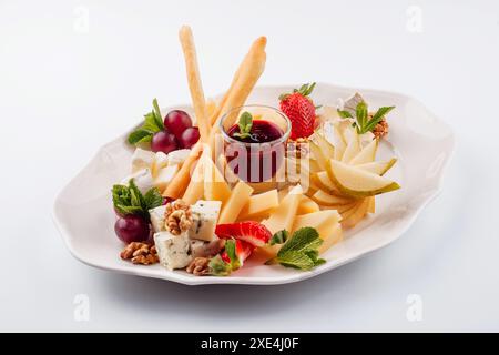 Assiette de fromage ou délicieux mélange de fromage Banque D'Images