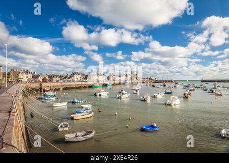 Géographie / voyage, France, Normandie, bateaux de pêche dans le port de Barfleur, ADDITIONAL-RIGHTS-CLEARANCE-INFO-NOT-AVAILABLE Banque D'Images