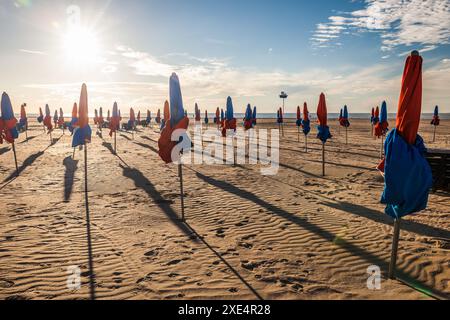 Géographie / voyage, France, Normandie, plage de Deauville à la lumière du soir, DROITS-AUTORISATION-SUPPLÉMENTAIRES-INFO-NON-DISPONIBLE Banque D'Images