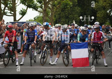 Saint Martin de Landelles, France. 23 juin 2024. Arnaud Démare d'Arkéa - B&B Hotels, Valentin Madouas de Groupama - FDJ, Christophe Laporte de Team Visma Lease a Bike, Julian Alaphilippe de Soudal Quick-Step, Paul Lapeira de Decathlon AG2R la mondiale Team et Guillaume Martin de Cofidis lors des Championnats de France de cyclisme 2024, Avranches - Saint-Martin-de-Landelles (240, 6 km) le 23 juin 2024 à Saint-Martin-de-Landelles, France - photo Laurent Lairys/ABACAPRESS. COM Credit : Abaca Press/Alamy Live News Banque D'Images