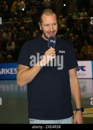 DYN handball expert Pascal Hens le 12/16/23 au Getec Arena Magdeburg Banque D'Images