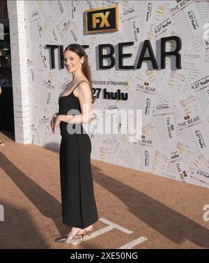 Los Angeles, États-Unis. 25 juin 2024. Sarah Ramos arrive à la première de THE BEAR saison 3 Los Angeles de FX qui a lieu au El Capitan Theatre à Hollywood, CA mardi, ? 25 juin 2024. (Photo de Sthanlee B. Mirador/Sipa USA) crédit : Sipa USA/Alamy Live News Banque D'Images