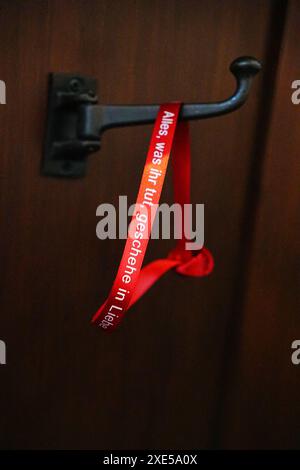 Laissez tout ce que vous faites être fait dans l'amour. Banque D'Images