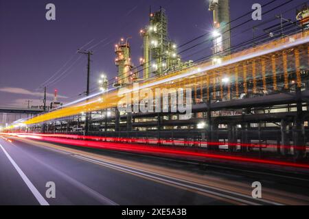Vue nocturne des usines à Kawasaki Banque D'Images