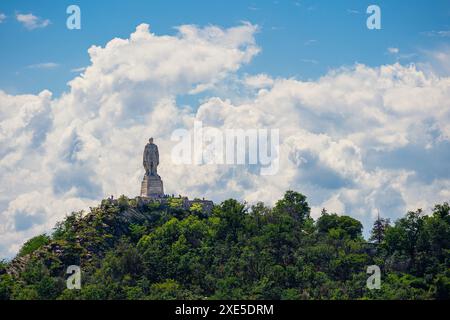 Le monument d'Alyosha, Plovdiv, Bulgarie, est une statue d'un soldat soviétique générique dans la 'colline des libérateurs' (Bunardzhika) Banque D'Images