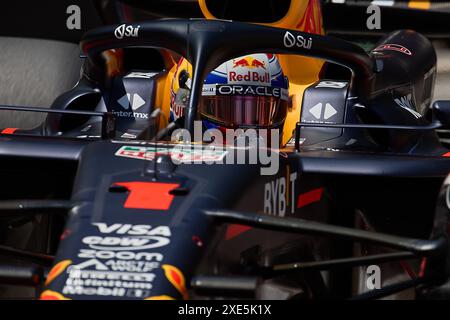 Monte-Carlo, Monaco. 25 mai 2024. Max Verstappen, des pays-Bas, et Oracle Red Bull Racing conduisent sur piste lors des troisièmes essais libres. Banque D'Images