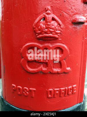 Rare Edward VIII Post Office Pillar Box à Hendon, Londres, Angleterre. Banque D'Images