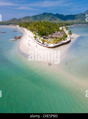 Île tropicale de Koh Mook dans la mer d'Andaman Trang en Thaïlande Banque D'Images