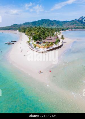 Île tropicale de Koh Mook dans la mer d'Andaman Trang en Thaïlande Banque D'Images