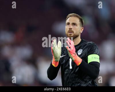 Cologne, Allemagne. 25 juin 2024. Jan Oblak de Sloveniaduring le match des Championnats d'Europe de l'UEFA au stade de Cologne. Le crédit photo devrait se lire comme suit : David Klein/Sportimage crédit : Sportimage Ltd/Alamy Live News Banque D'Images