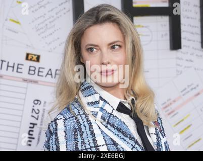 Gillian Jacobs arrive à la première saison 3 Los Angeles de THE BEAR de FX qui a eu lieu au El Capitan Theatre à Hollywood, CA mardi, ? 25 juin 2024. (Photo de Sthanlee B. Mirador/Sipa USA) Banque D'Images