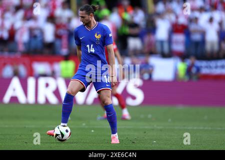 Dortmund, Allemagne. 25 juin 2024. Dortmund, Allemagne, le 25 juin 2024, Adrien Rabiot de France en action lors du match de football UEFA Euro 2024 Groupe d opposant la France et la Pologne au BVB Stadion Dortmund le 25 juin 2024 à Dortmund, Allemagne . Crédit : Marco Canoniero/Alamy Live News Banque D'Images