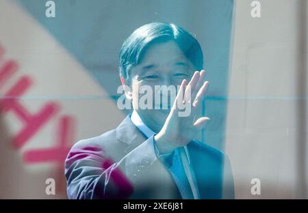 Londres, Angleterre, Royaume-Uni. 26 juin 2024. L'empereur du Japon NARUHITO arrive à l'Institut Francis Crick de Londres pour une visite lors de sa visite d'État au Royaume-Uni en tant qu'invité du roi Charles III (crédit image : © Tayfun Salci/ZUMA Press Wire) USAGE ÉDITORIAL SEULEMENT! Non destiné à UN USAGE commercial ! Banque D'Images