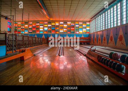 Piste de bowling art déco italienne à Asmara, Erythrée, Afrique Copyright : MichaelxRunkel 1184-11915 Banque D'Images