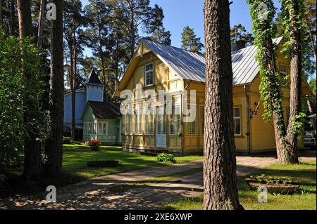 Maison typique en bois à Jurmala, Golfe de Riga, Lettonie, région Baltique, Europe Copyright : GOUPIxCHRISTIAN 1382-102 Banque D'Images