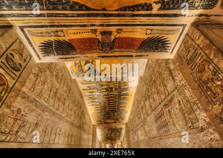 Reliefs de plafond, Corridor, Tombeau de Ramsès V et VI, KV9, Vallée des Rois, Thèbes antiques, site du patrimoine mondial de l'UNESCO, Louxor, Egypte, Afrique du Nord, Banque D'Images