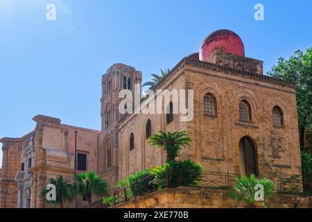 Église catholique de San Cataldo façade avec dôme rouge et architecture arabo-normande, Palerme, Sicile, Italie, Méditerranée, Europe Banque D'Images
