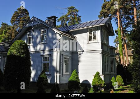 Maison typique en bois à Jurmala, Golfe de Riga, Lettonie, région Baltique, Europe Banque D'Images