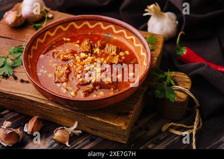 Chili chaud mexicain con carne dans un bol Banque D'Images