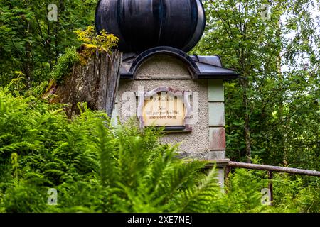 Le chemin de Croix dans le quartier de Grossarl à au est un lieu de repos qui a été construit par le maçon Schorsch (Georg Gruber) de sa propre initiative pendant de nombreuses années. Lambach, Großarl, Salzbourg, Autriche Banque D'Images